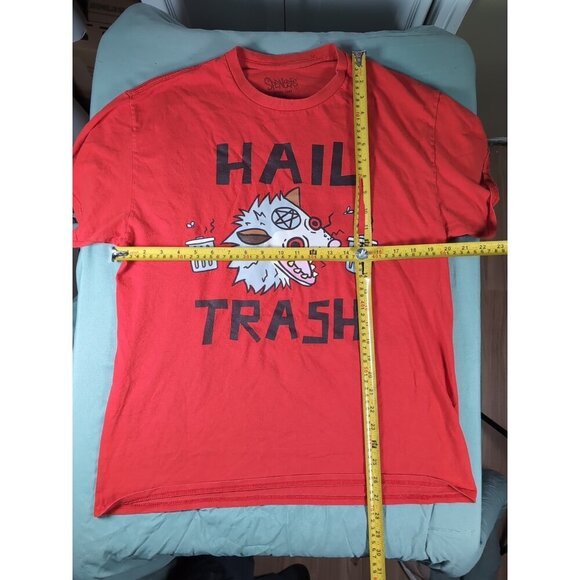 Spencer’s Red Hail Trash Graphic Short Sleeve T-Shirt Unisex Size Large - Picture 3 of 5